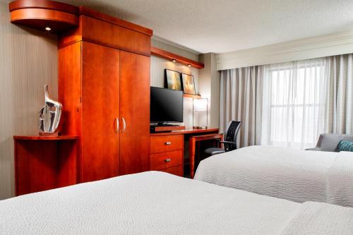 Courtyard by Marriott Hamilton