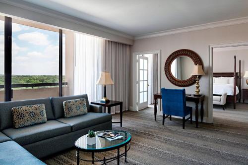 Houston Marriott Westchase - image 7
