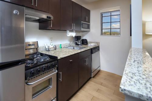 TownePlace Suites Tucson - image 10