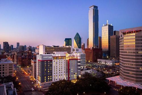 Courtyard by Marriott Dallas Downtown/Reunion District - Hotel - Dallas