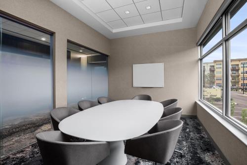 AC Hotel by Marriott Pittsburgh Southpointe - image 2