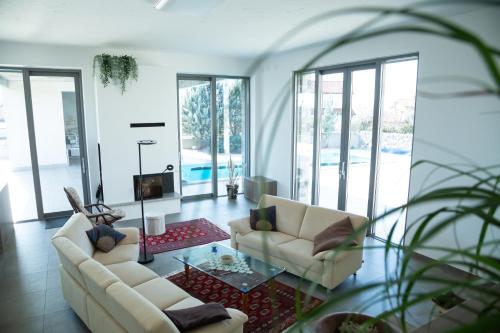 Villa Lavanda in Kriz Sezana with private swimpool, Sežana (fotografie 3)