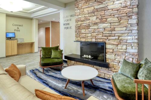 Fairfield Inn & Suites Woodbridge