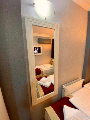 Twin Room image 2