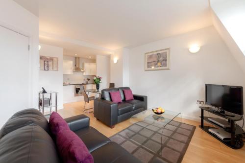 Roomspace Serviced Apartments - Groveland Court, , London