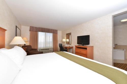 2 queen beds
