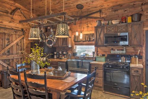 Missouri Vacation Rental with Fire Pit Access in Carrollton (MO)