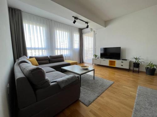 Skopje LEKS apartment, Скопье