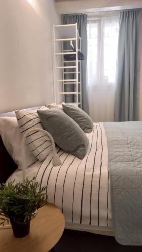 Room 28