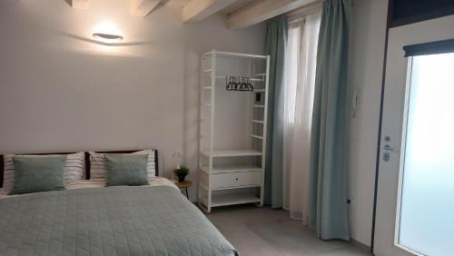 Room 28