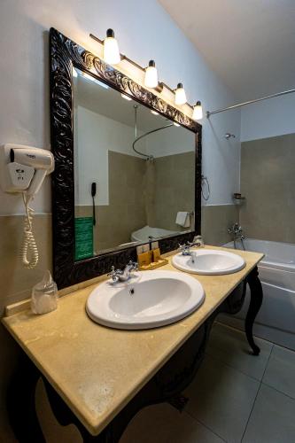 Hotel Central Park Sighisoara - image 4