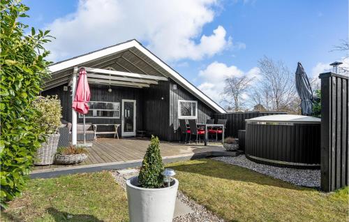  Stunning Home In Juelsminde With Kitchen in Sønderby