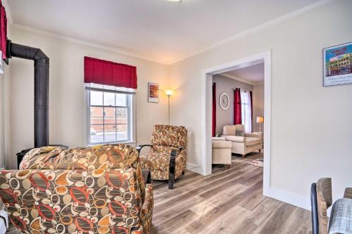 Dog-Friendly Downtown Auburn Vacation Rental! in Auburn, USA