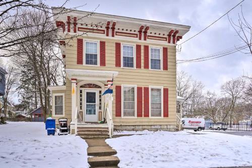 Dog-Friendly Downtown Auburn Vacation Rental! in Auburn, USA