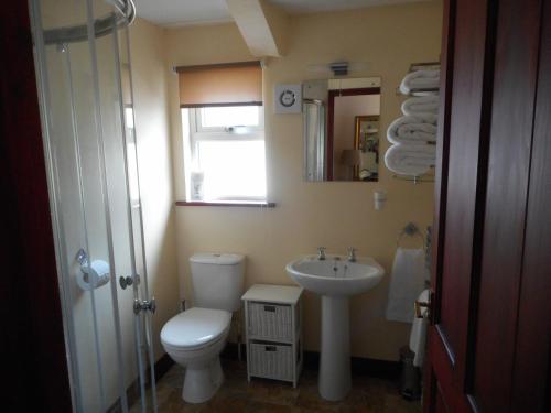 Standard Double Room image 3