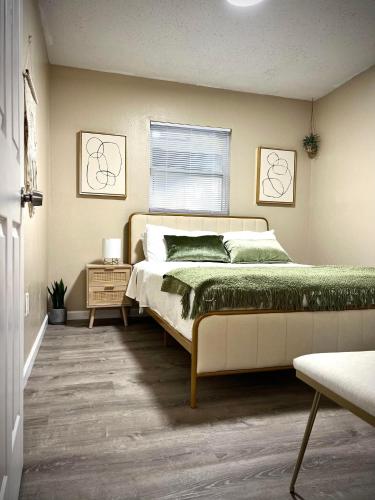 Tropical Casita in Tampa near airport and Raymond James stadium in Tampa, USA
