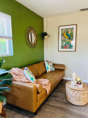Tropical Casita in Tampa near airport and Raymond James stadium in Tampa, USA
