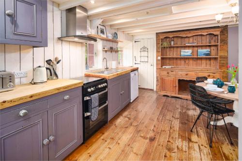 Kitchen, Brynarth Country Cottages in Bronant