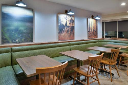 Fairfield Inn & Suites Goshen Middletown - image 11