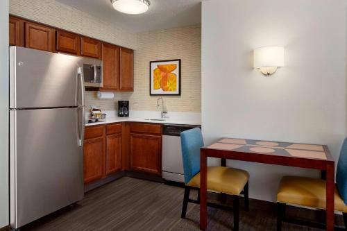 Residence Inn Saint Louis Airport / Earth City