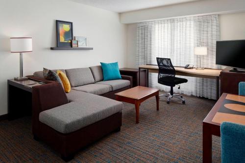 Residence Inn Saint Louis Airport / Earth City