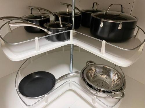 مطبخ, Cozy Furnished Apartment in Fort Simpson