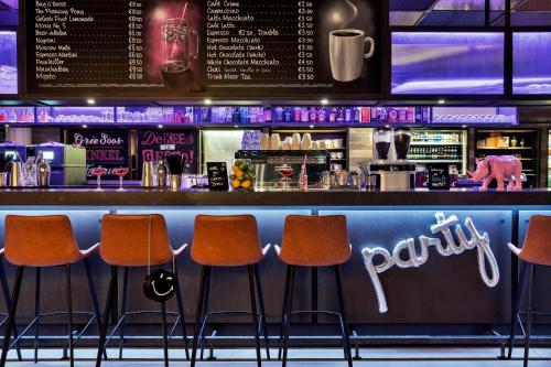 Moxy Frankfurt East - image 7