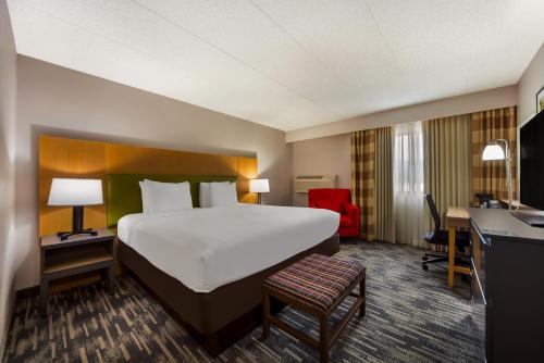 Country Inn & Suites by Radisson Lincoln Airport NE - image 31
