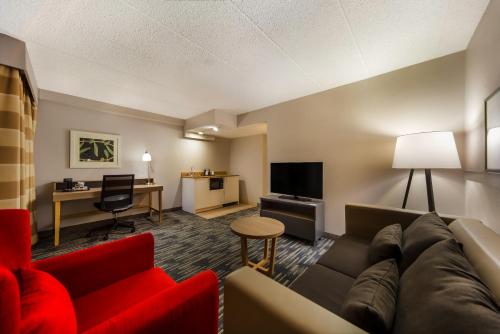 Country Inn & Suites by Radisson Lincoln Airport NE - image 23