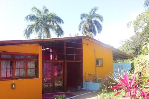 Exterior view, Planet B Hostel - Adults Only in Quepos