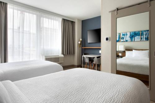 2 queen beds