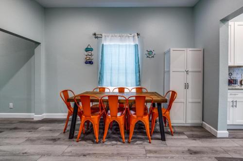 Cozy brand new beach house - 2 mins to the beach in Galveston, USA
