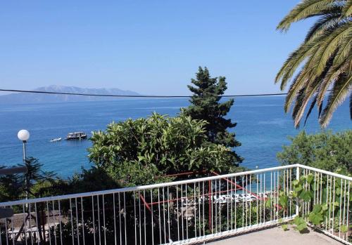 Apartments by the sea Brist, Makarska - 508