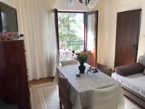 Two-Bedroom Apartment with Terrace and Sea View image 8