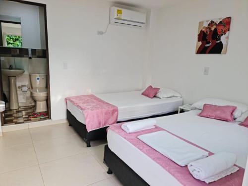 1 double bed, 1 twin bed