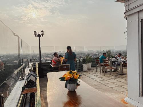 Hotel De Khuvieng - 레스토랑