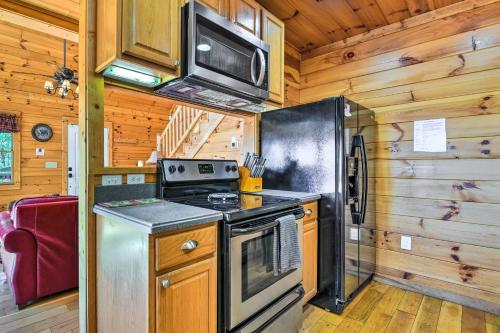Bryson City Cabin Rental with Views and Hot Tub in Bryson City, USA