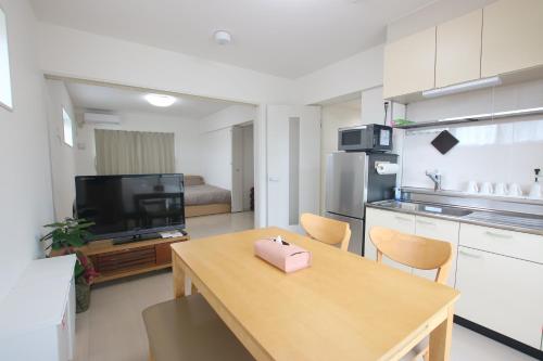 Sapphire, Okinawa
