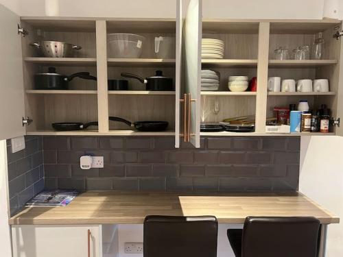 Létesítmények, Newly refurbished studio, great location 8 studios near Wollaton Hall and Park