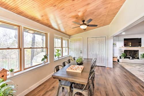 Townville Lake House with Private Dock, Kayaks! in Fair Play, USA