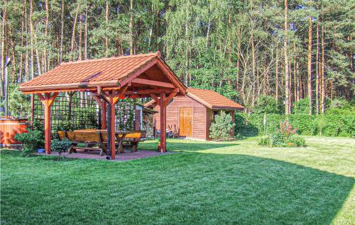 Stunning Home In Drezdenko With Wifi