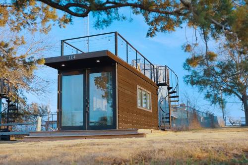 . The Bluebonnet-Tiny Container Home Country Setting 12 min to Downtown