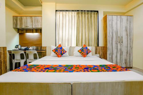 Double Room image 3