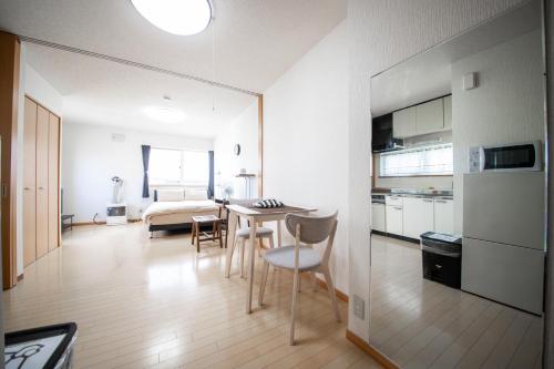 Sumiyoshi House Room B