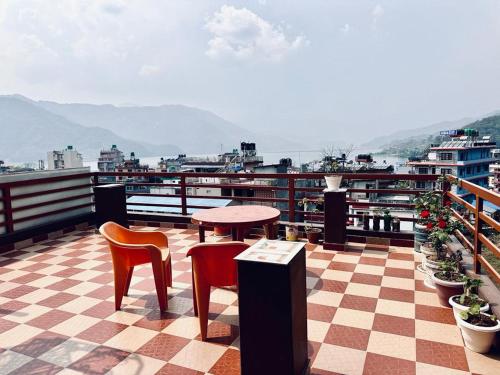 HOTEL MARINA VIEW – Pokhara, FL
