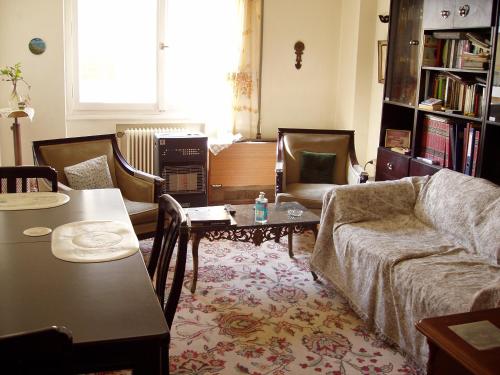 PRIVATE BEDROOMS IN SHARED APARTMENT 135 SM ATHENS Center, Athènes