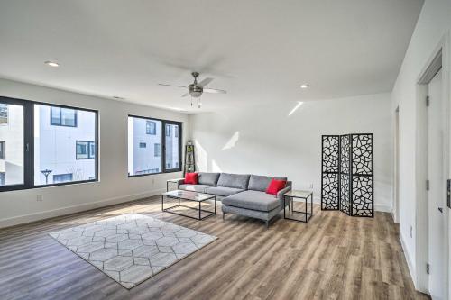 Spacious and Modern Townhome 6 Mi to Duke! in Durham, USA