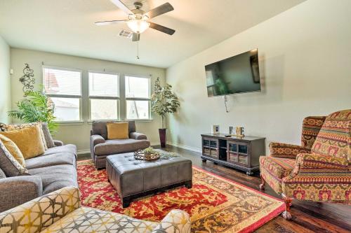 San Antonio Vacation Rental with Hot Tub, Yard! thumb 4