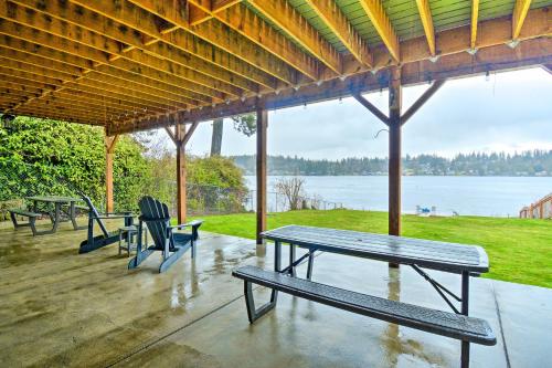 Lakefront Bremerton Vacation Rental with Deck!