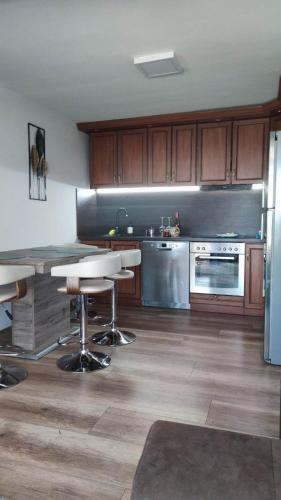 Luxury Reed House in Vazoli